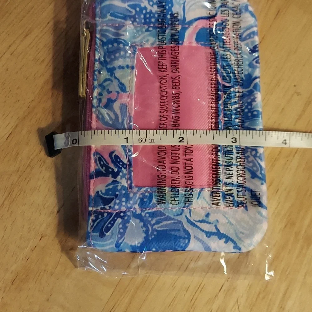 NEW Unopened Lilly Pulitzer Shade Seekers ID‎ Case
